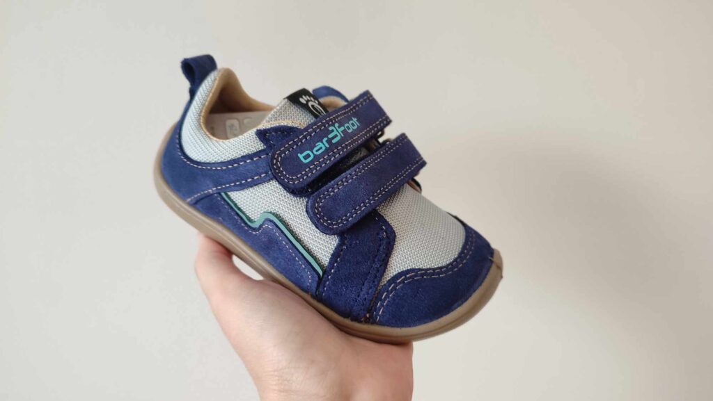 https://pehmesamm.ee/toode/bar3foot-elf-dakota-hydro-tossud-jeans/